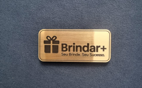 Crachá Metálico Personalizado com Ímã
