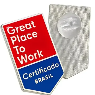 Pin em metal, esmaltado (com fecho silicone)- 1,5cm x 1,5cm