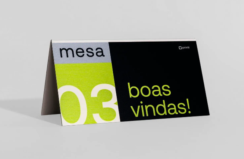 Display Prisma de mesa